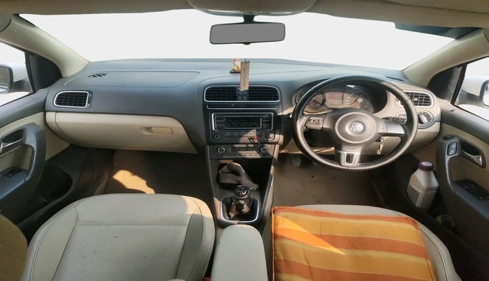 2013 Volkswagen Vento HIGHLINE DIESEL 1.6, Diesel, Manual, 1,64,935 km, interior