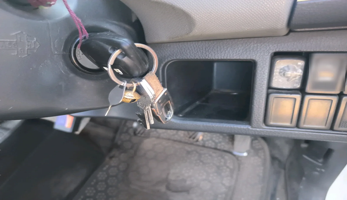 2011 Maruti Wagon R 1.0 VXI, Petrol, Manual, 3,40,758 km, interior