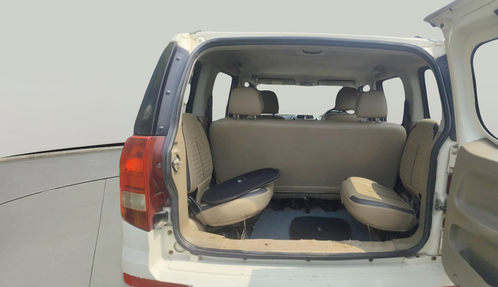 2017 Mahindra TUV300 T8, Diesel, Manual, 1,23,107 km, exterior