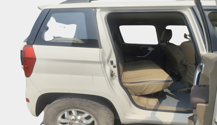 2017 Mahindra TUV300 T8, Diesel, Manual, 1,23,107 km, interior
