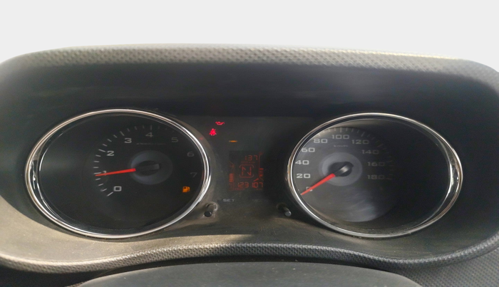 2017 Mahindra TUV300 T8, Diesel, Manual, 1,23,107 km, interior