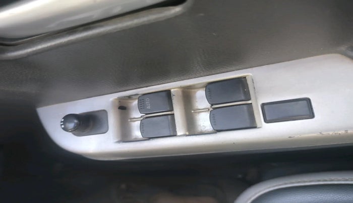 2012 Maruti Wagon R 1.0 VXI, Petrol, Manual, 1,17,901 km, interior