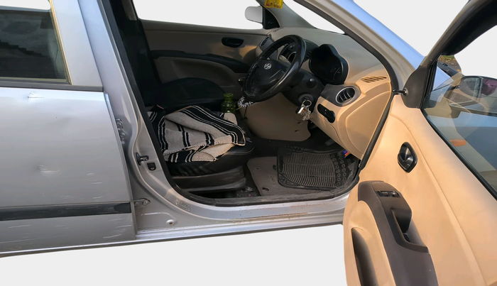 2010 Hyundai i10 ERA 1.1, Petrol, Manual, 1,48,393 km, interior
