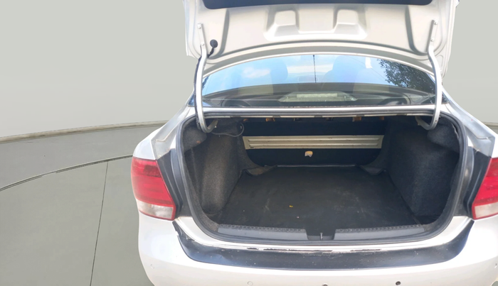 2012 Volkswagen Vento TRENDLINE DIESEL 1.6, Diesel, Manual, 1,37,564 km, exterior