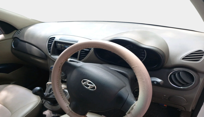 2011 Hyundai i10 MAGNA 1.2, Petrol, Manual, 1,30,855 km, interior