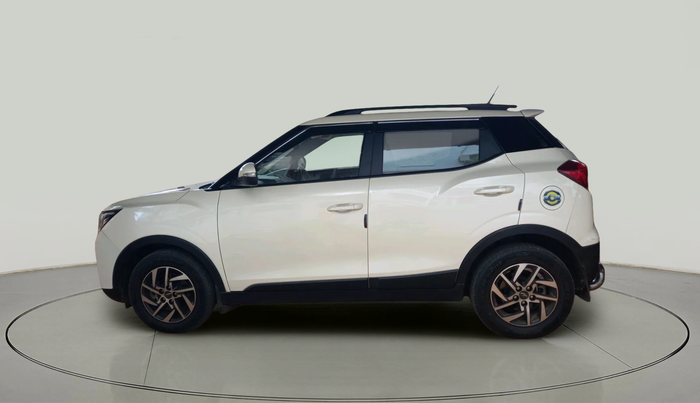 2022 Mahindra XUV300 W8 (O) 1.2 PETROL, Petrol, Manual, 16,453 km, exterior