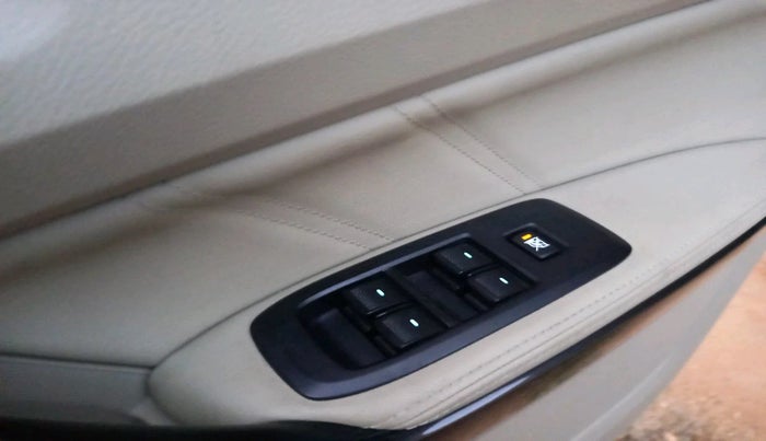 2020 Ford Endeavour TITANIUM PLUS 2.0 4X4 AT SUNROOF, Diesel, Automatic, 33,054 km, interior