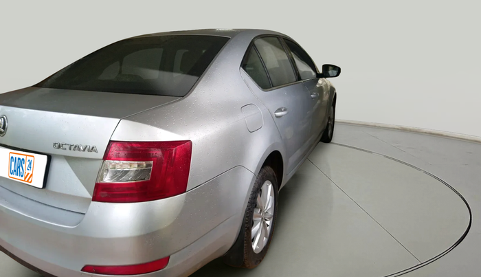 2013 Skoda Octavia AMBITION 2.0 TDI AT, Diesel, Automatic, 1,09,502 km, exterior
