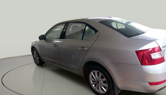 2013 Skoda Octavia AMBITION 2.0 TDI AT, Diesel, Automatic, 1,09,502 km, exterior