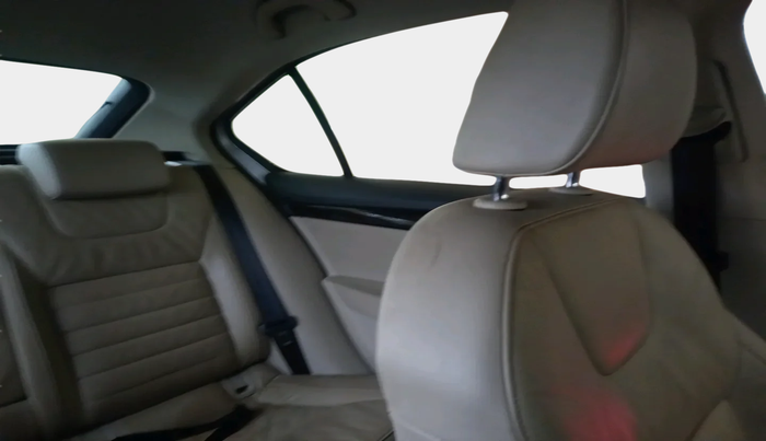 2013 Skoda Octavia AMBITION 2.0 TDI AT, Diesel, Automatic, 1,09,502 km, interior