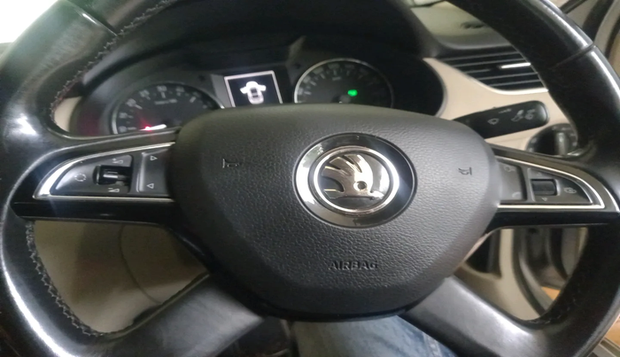 2013 Skoda Octavia AMBITION 2.0 TDI AT, Diesel, Automatic, 1,09,502 km, interior