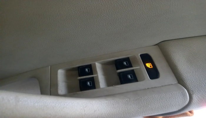 2013 Skoda Octavia AMBITION 2.0 TDI AT, Diesel, Automatic, 1,09,502 km, interior