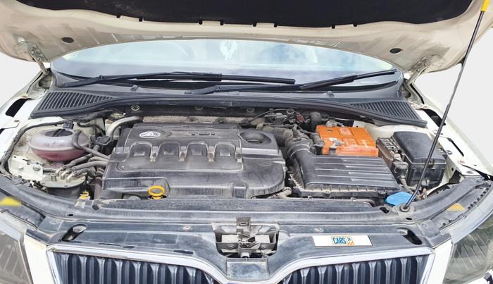 2014 Skoda Octavia ELEGANCE 2.0 TDI AT, Diesel, Automatic, 1,18,497 km, exterior