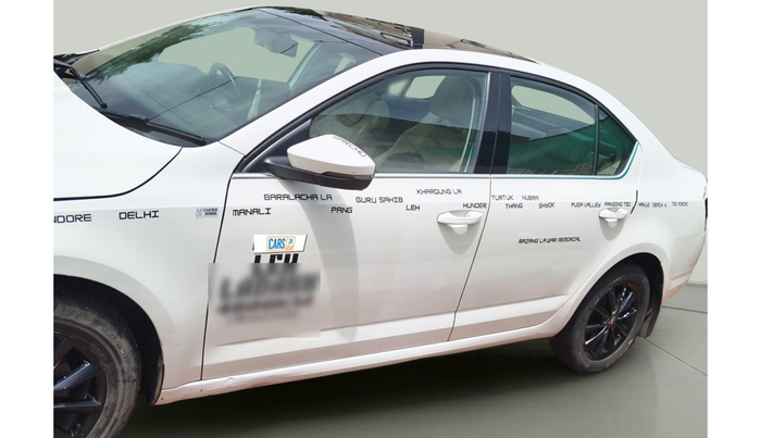 2014 Skoda Octavia ELEGANCE 2.0 TDI AT, Diesel, Automatic, 1,18,497 km, exterior