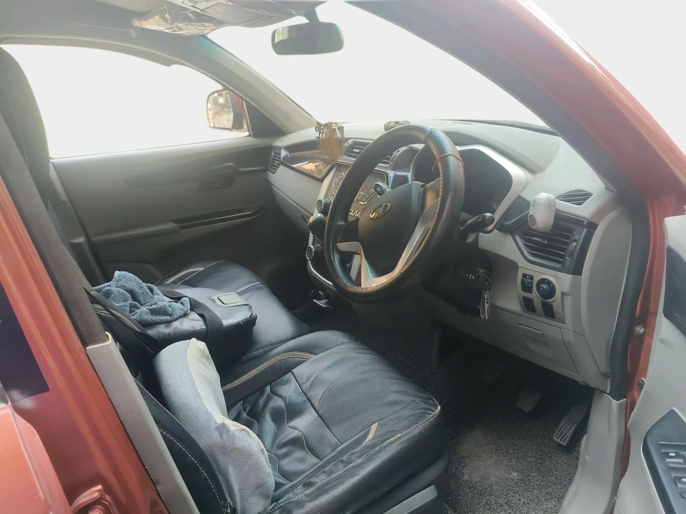 2017 Mahindra Kuv100 K6 6 STR, Petrol, Manual, 79,175 km, interior