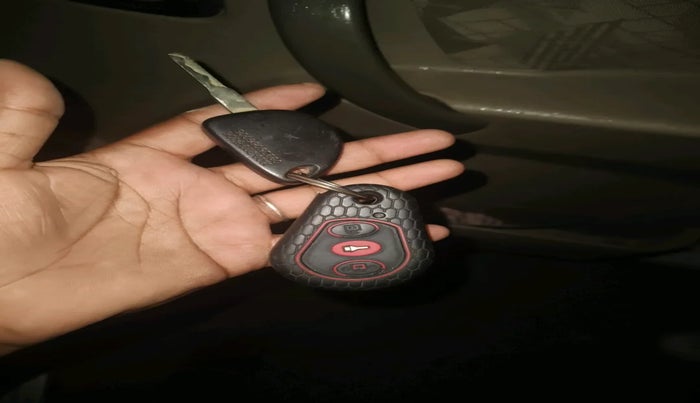 2013 Mahindra Scorpio VLX 2WD BS-III, Diesel, Manual, 1,52,068 km, interior