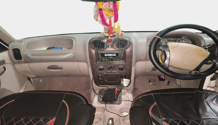 2013 Mahindra Scorpio VLX 2WD BS-III, Diesel, Manual, 1,52,068 km, interior