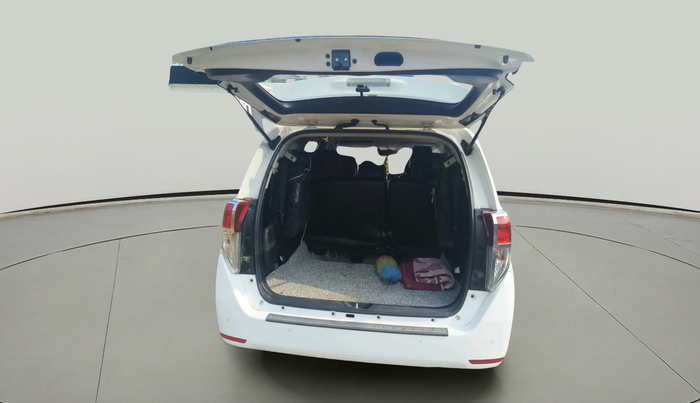 2024 Toyota Innova Crysta GX Plus 8 STR, Diesel, Manual, 39,261 km, exterior