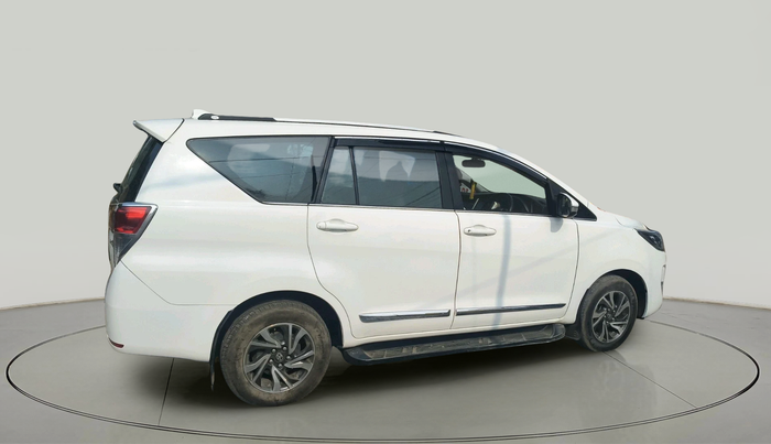 2024 Toyota Innova Crysta GX Plus 8 STR, Diesel, Manual, 39,261 km, exterior