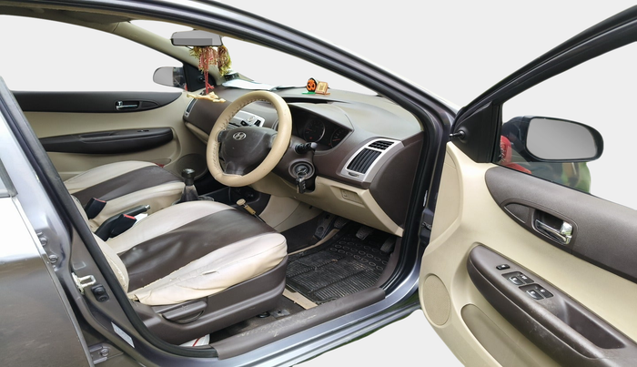2011 Hyundai i20 MAGNA 1.2, Petrol, Manual, 64,901 km, interior