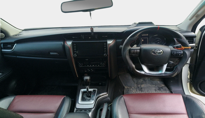 2021 Toyota Fortuner 4X2 AT 2.8 LEGENDER, Diesel, Automatic, 77,696 km, interior