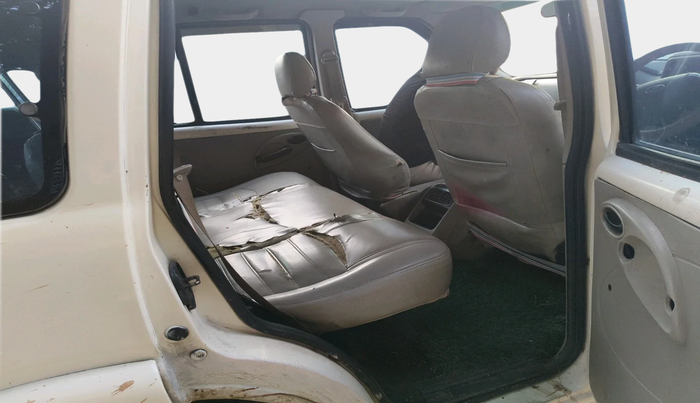 2014 Mahindra Scorpio S4, Diesel, Manual, 2,03,892 km, interior