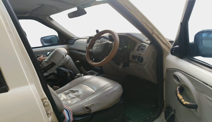 2014 Mahindra Scorpio S4, Diesel, Manual, 2,03,892 km, interior
