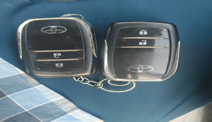 2017 Toyota Innova Crysta 2.4 ZX 7 STR, Diesel, Manual, 65,524 km, interior