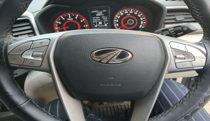 2019 Mahindra XUV300 W8 (O) 1.2 PETROL, Petrol, Manual, 31,350 km, interior