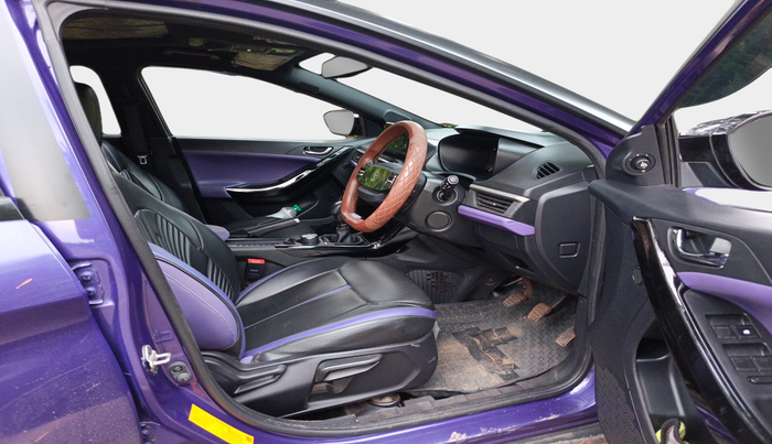 2023 Tata NEXON FEARLESS SUNROOF DUAL TONE 1.2 PETROL, Petrol, Manual, 30,220 km, interior