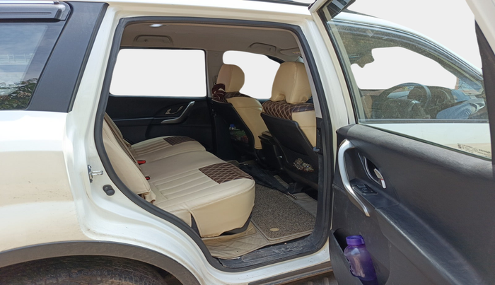 2020 Mahindra XUV500 W7, Diesel, Manual, 47,597 km, interior