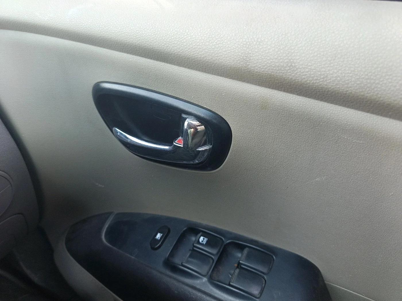 2010 Hyundai i10 MAGNA 1.1, Petrol, Manual, 28,700 km, interior
