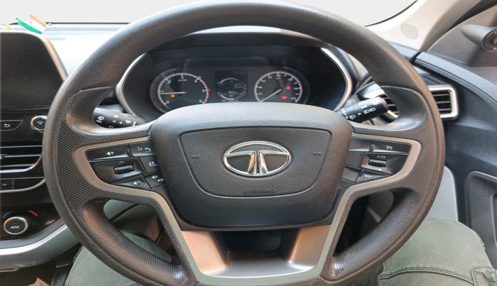 2021 Tata Safari XT PLUS, Diesel, Manual, 1,06,849 km, interior