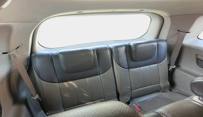 2013 Mahindra XUV500 W8, Diesel, Manual, 1,73,572 km, interior