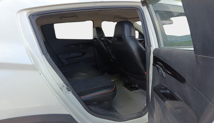 2018 Mahindra KUV 100 NXT K8 D 6 STR, Diesel, Manual, 85,827 km, interior