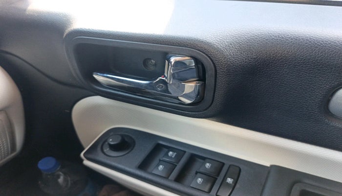 2024 Mahindra Thar Roxx MX5 Diesel AT 2WD, Diesel, Automatic, 35,304 km, interior