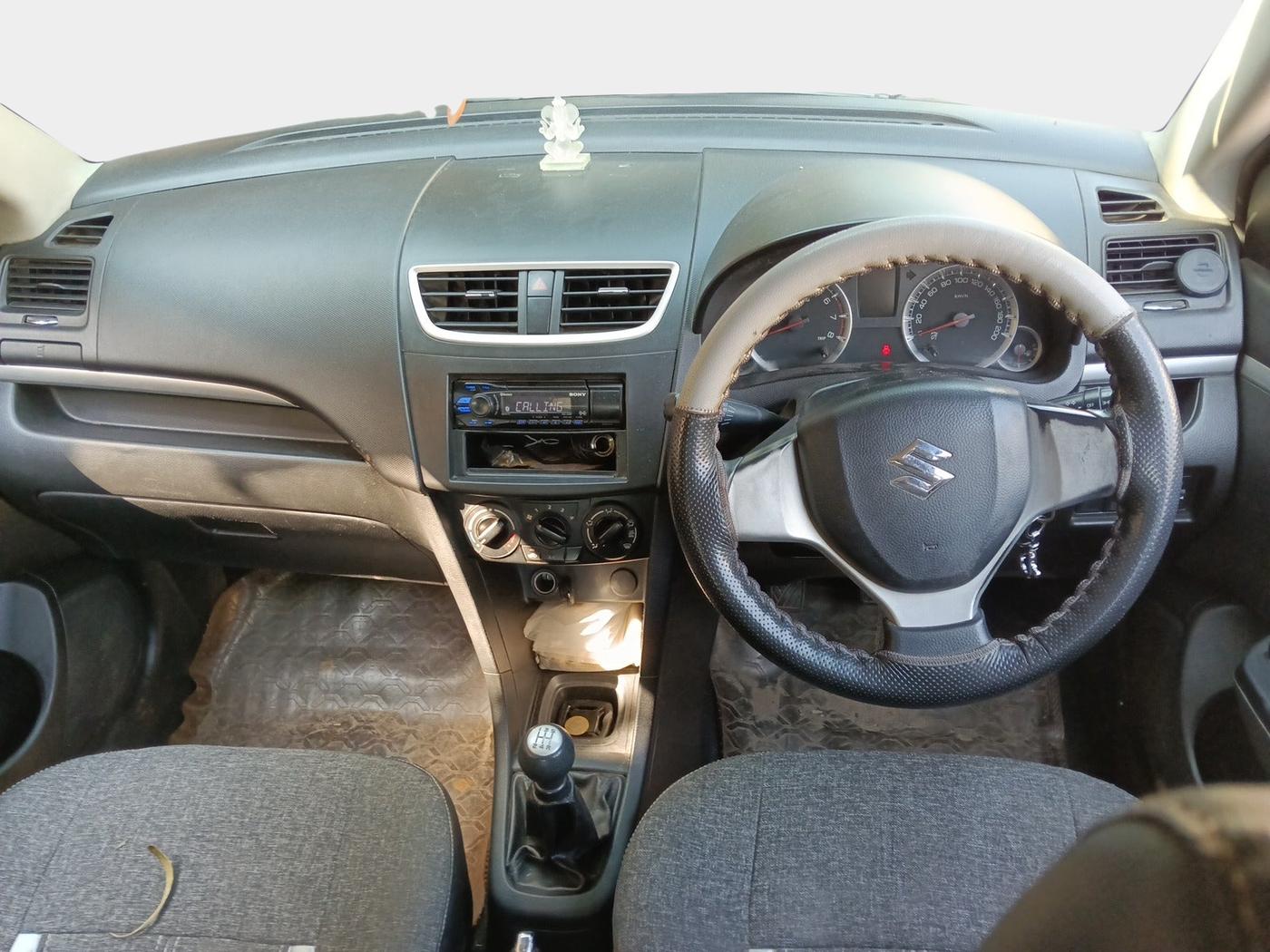 2014 Maruti Swift VXI, Petrol, Manual, 1,17,286 km, interior
