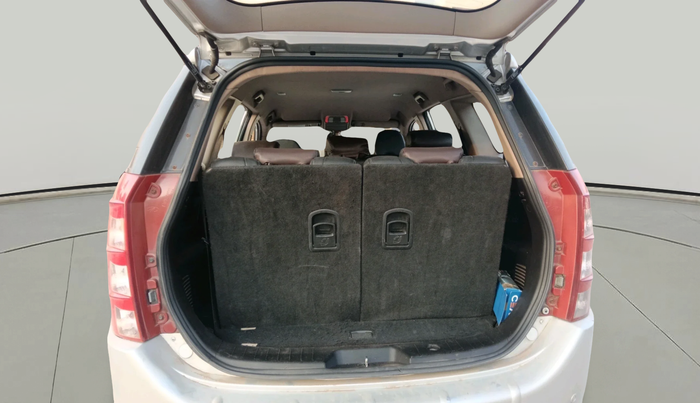 2014 Mahindra XUV500 W6, Diesel, Manual, 1,62,602 km, exterior