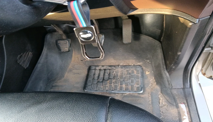 2014 Mahindra XUV500 W6, Diesel, Manual, 1,62,602 km, interior