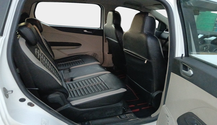 2021 Renault TRIBER RXZ AMT, Petrol, Automatic, 44,955 km, interior