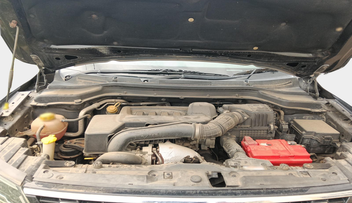 2019 Mahindra XUV300 W8 1.5 DIESEL, Diesel, Manual, 98,438 km, exterior