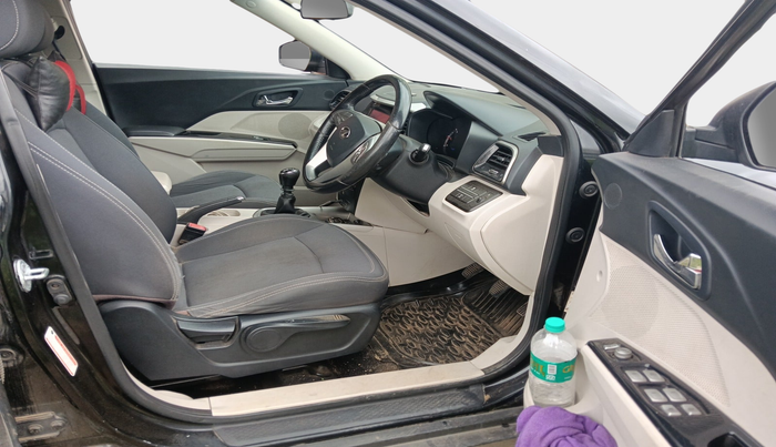 2019 Mahindra XUV300 W8 1.5 DIESEL, Diesel, Manual, 98,438 km, interior