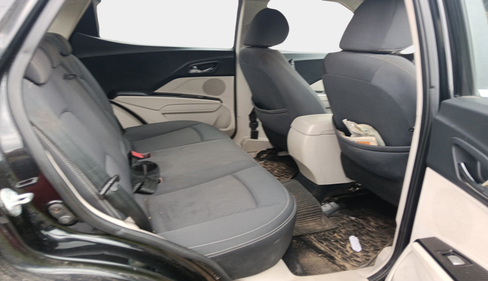 2019 Mahindra XUV300 W8 1.5 DIESEL, Diesel, Manual, 98,438 km, interior
