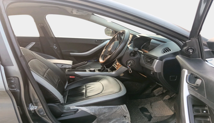 2022 Tata NEXON XM PETROL, Petrol, Manual, 1,24,709 km, interior