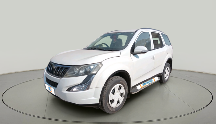 2017 Mahindra XUV500 W6, Diesel, Manual, 80,174 km, exterior