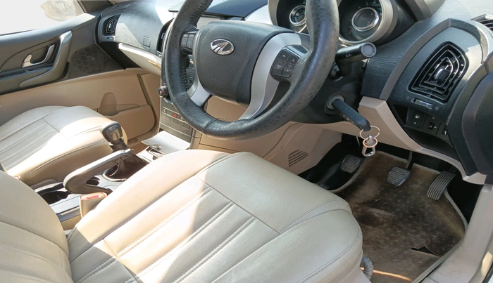 2017 Mahindra XUV500 W6, Diesel, Manual, 80,174 km, interior