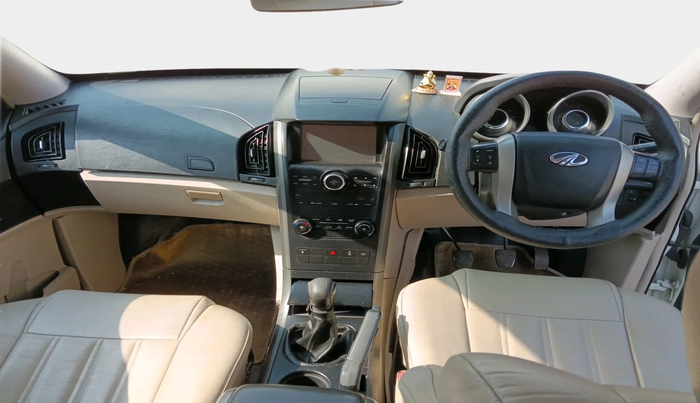 2017 Mahindra XUV500 W6, Diesel, Manual, 80,174 km, interior