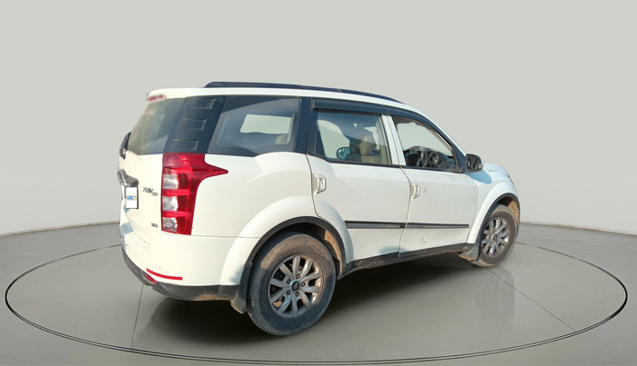 2015 Mahindra XUV500 W8, Diesel, Manual, 1,82,490 km, exterior