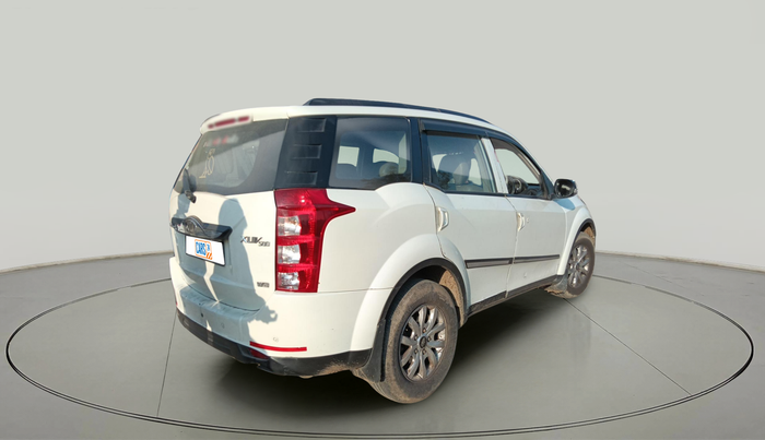 2015 Mahindra XUV500 W8, Diesel, Manual, 1,82,490 km, exterior