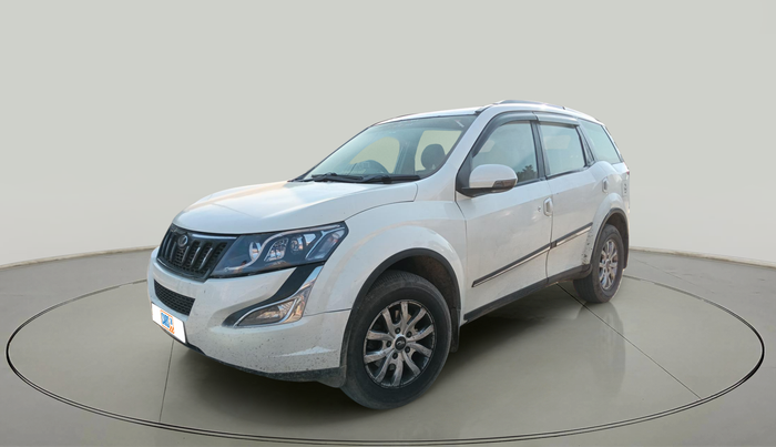 2015 Mahindra XUV500 W8, Diesel, Manual, 1,82,490 km, exterior